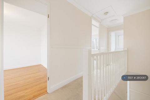 undefined, Abbots Field, Gravesend, DA12