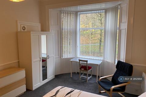 1 bedroom in a flat share to rent, Langside Avenue, Glasgow, G41