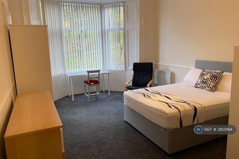 1 bedroom in a flat share to rent, Langside Avenue, Glasgow, G41
