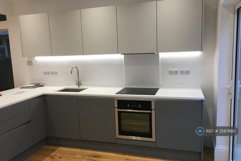 undefined, Avenue Road, Kingston Upon Thames, KT1