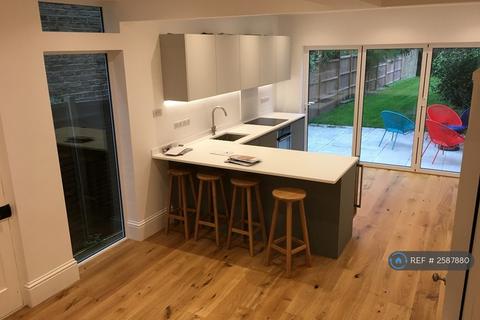 undefined, Avenue Road, Kingston Upon Thames, KT1