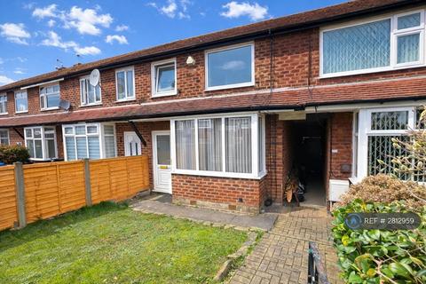 2 bedroom terraced house to rent, Ledsham Avenue, Manchester, M9