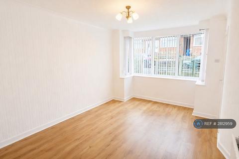 2 bedroom terraced house to rent, Ledsham Avenue, Manchester, M9
