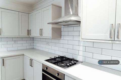 3 bedroom terraced house to rent, Gloucester Place, Swansea, SA3