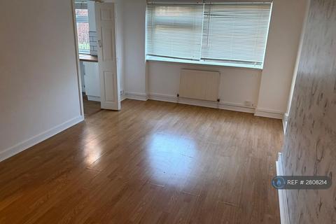undefined, Cloverfield, Harlow, CM18