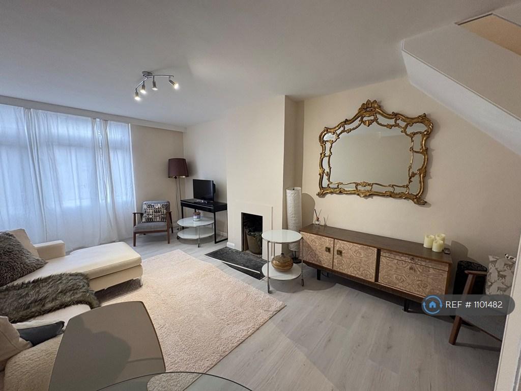 Spacious Open Plan Living & Dining Room