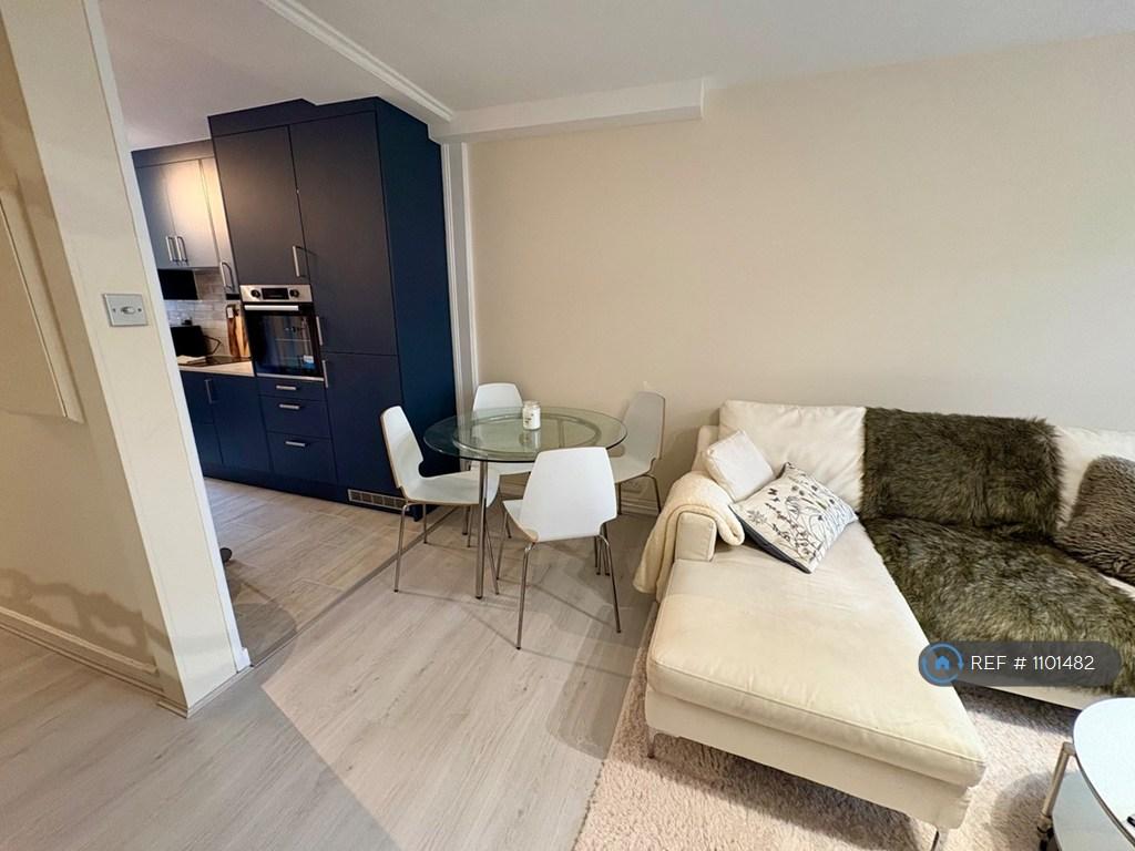 Apartment in London - View 4