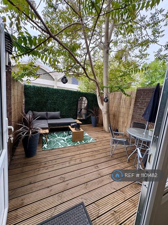 Apartment in London - More