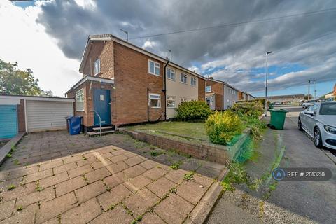 3 bedroom semi-detached house to rent, Wilcox Avenue, Hednesford, Cannock, WS12