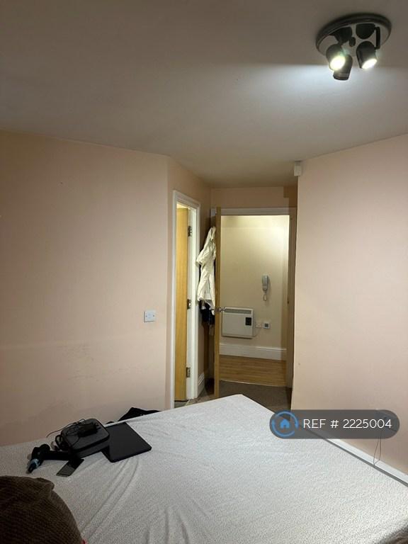 Bedroom2-2