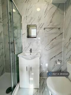 1 bedroom in a house share to rent, Eastern Avenue, Ilford, IG4