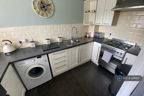 2 bedroom terraced house to rent, Beaulieu Close, New Milton, BH25