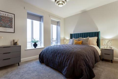 3 bedroom terraced house to rent, Roman Way SM5