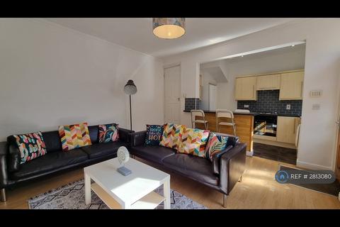 undefined, Salisbury Grove, Leeds, LS12