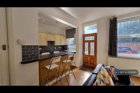 undefined, Salisbury Grove, Leeds, LS12