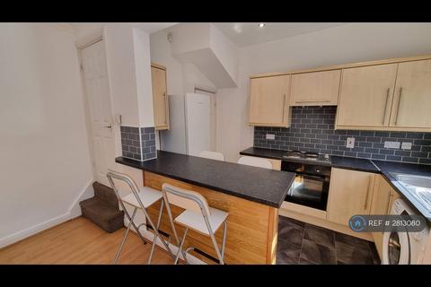 undefined, Salisbury Grove, Leeds, LS12