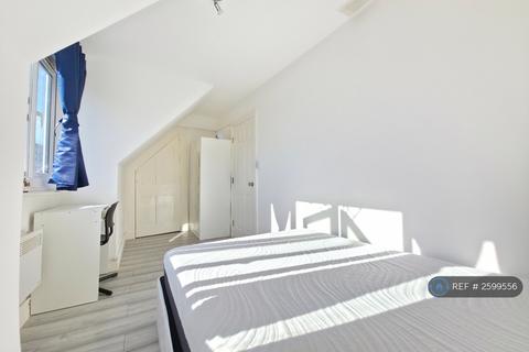 1 bedroom in a flat share to rent, St Anns Road, Harrow, HA1