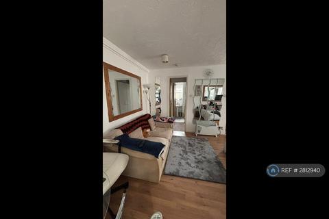 Studio to rent, Toulouse Court, London, SE16