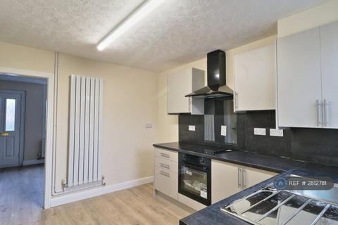 2 bedroom terraced house to rent, Great North Road, St Neots, PE19
