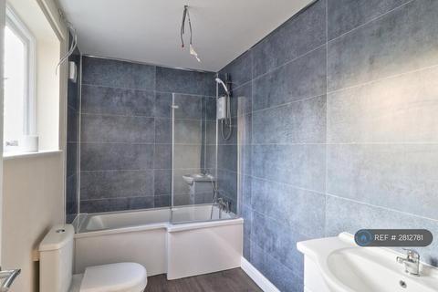 2 bedroom terraced house to rent, Great North Road, St Neots, PE19