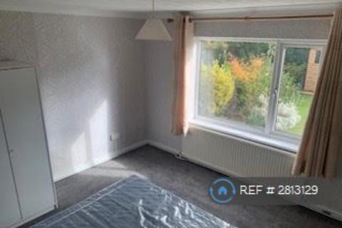 1 bedroom in a house share to rent, Halt Drive, Linford, Stanford-Le-Hope, SS17