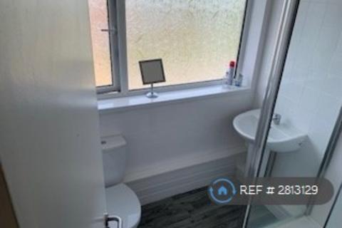 1 bedroom in a house share to rent, Halt Drive, Linford, Stanford-Le-Hope, SS17