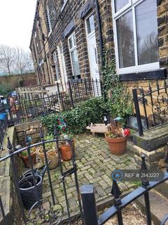 2 bedroom end of terrace house to rent, Cutler Place, Bradford, BD4