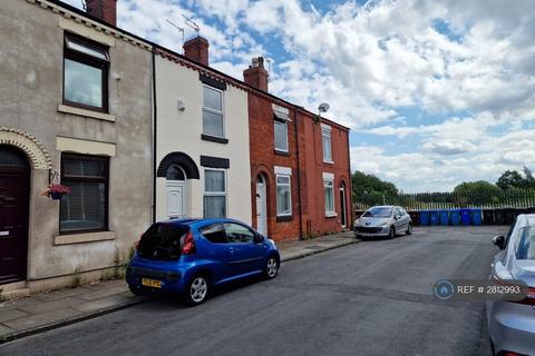 2 bedroom terraced house to rent, Garden Street, Eccles, Manchester, M30