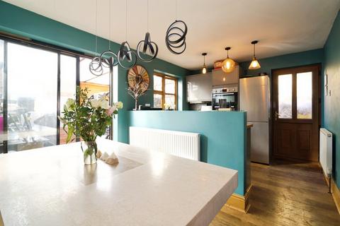 3 bedroom semi-detached house for sale, Challenger Drive, Sprotbrough, Doncaster