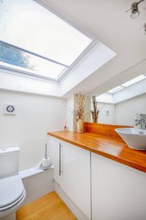 2 bedroom detached house to rent, Beechwood Ave, Kew, Richmond, TW9