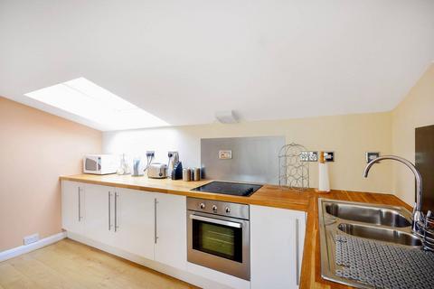 undefined, Beechwood Ave, Kew, Richmond, TW9