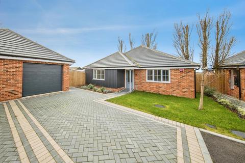 3 bedroom detached bungalow for sale, Montrose Gardens, Great Holland, Frinton-On-Sea