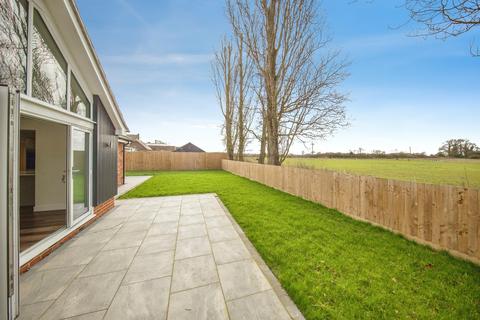 3 bedroom detached bungalow for sale, Montrose Gardens, Great Holland, Frinton-On-Sea