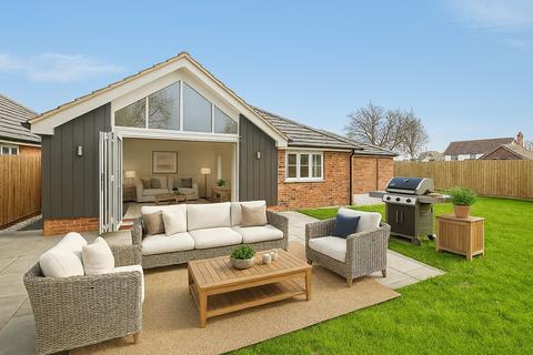 3 bedroom detached bungalow for sale, Montrose Gardens, Great Holland, Frinton-On-Sea