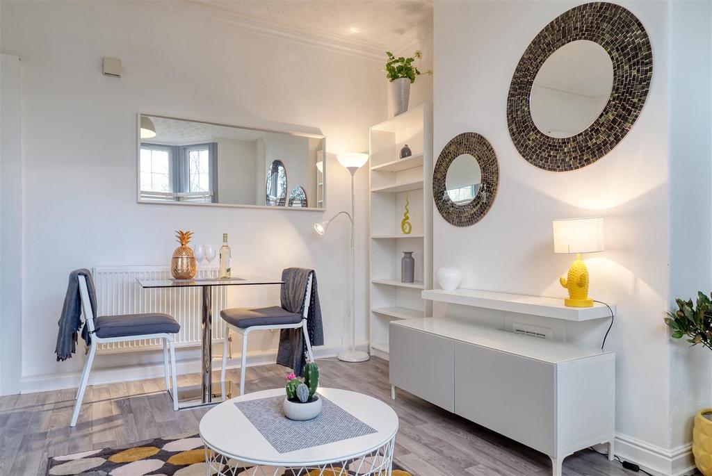 32 Lapwing Lane Lounge d.jpg