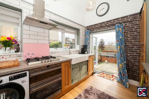 undefined, Queen Street, Weedon NN7