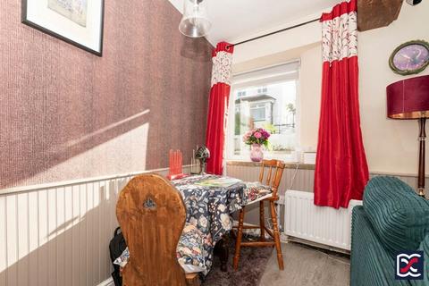 undefined, Queen Street, Weedon NN7