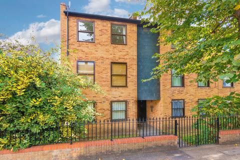 1 bedroom flat to rent, Tomlins Grove, London E3