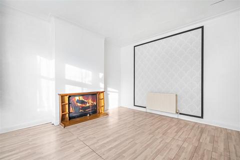 undefined, Connaught Gardens, Palmers Green, N13