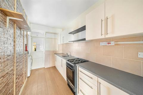 undefined, Connaught Gardens, Palmers Green, N13