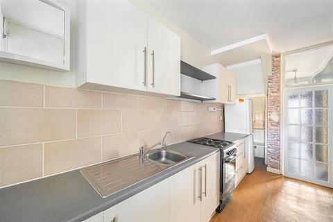 undefined, Connaught Gardens, Palmers Green, N13