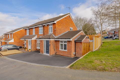 4 bedroom semi-detached house for sale, Barsham Drive, Brierley Hill DY5