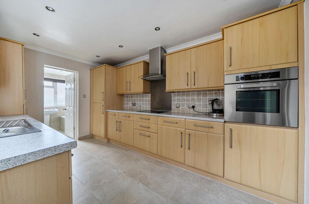 Kitchen angle 2