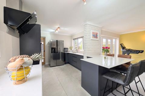 4 bedroom detached house for sale, TETNEY LANE, HOLTON LE CLAY