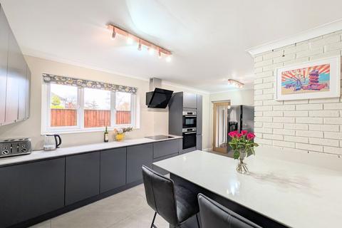 4 bedroom detached house for sale, TETNEY LANE, HOLTON LE CLAY