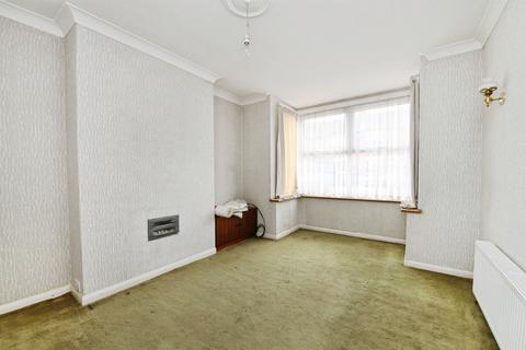 3 bedroom end of terrace house for sale, Henry Road, Chelmsford