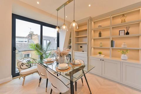 3 bedroom flat for sale, Thirsk Road, Clapham Common North Side, London, SW11