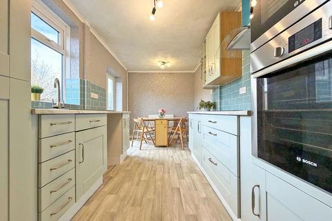 3 bedroom terraced house for sale, North Oval, UPPER GORNAL, DY3 1XJ