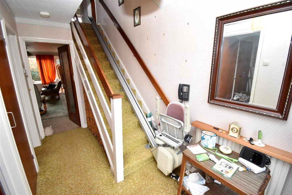 Entrance hall.jpg