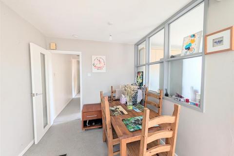 2 bedroom apartment for sale, Boston Court, Brownhill Road, Chandler's Ford, Eastleigh